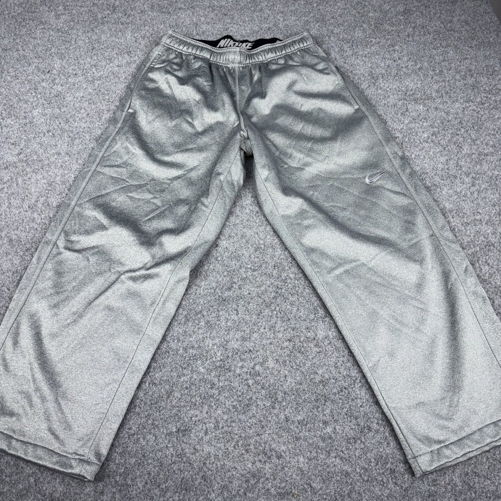 Nike Therma Fit Sweatpants Mens Medium Gray Joggers Swoosh Logo Gym Athletic EUC